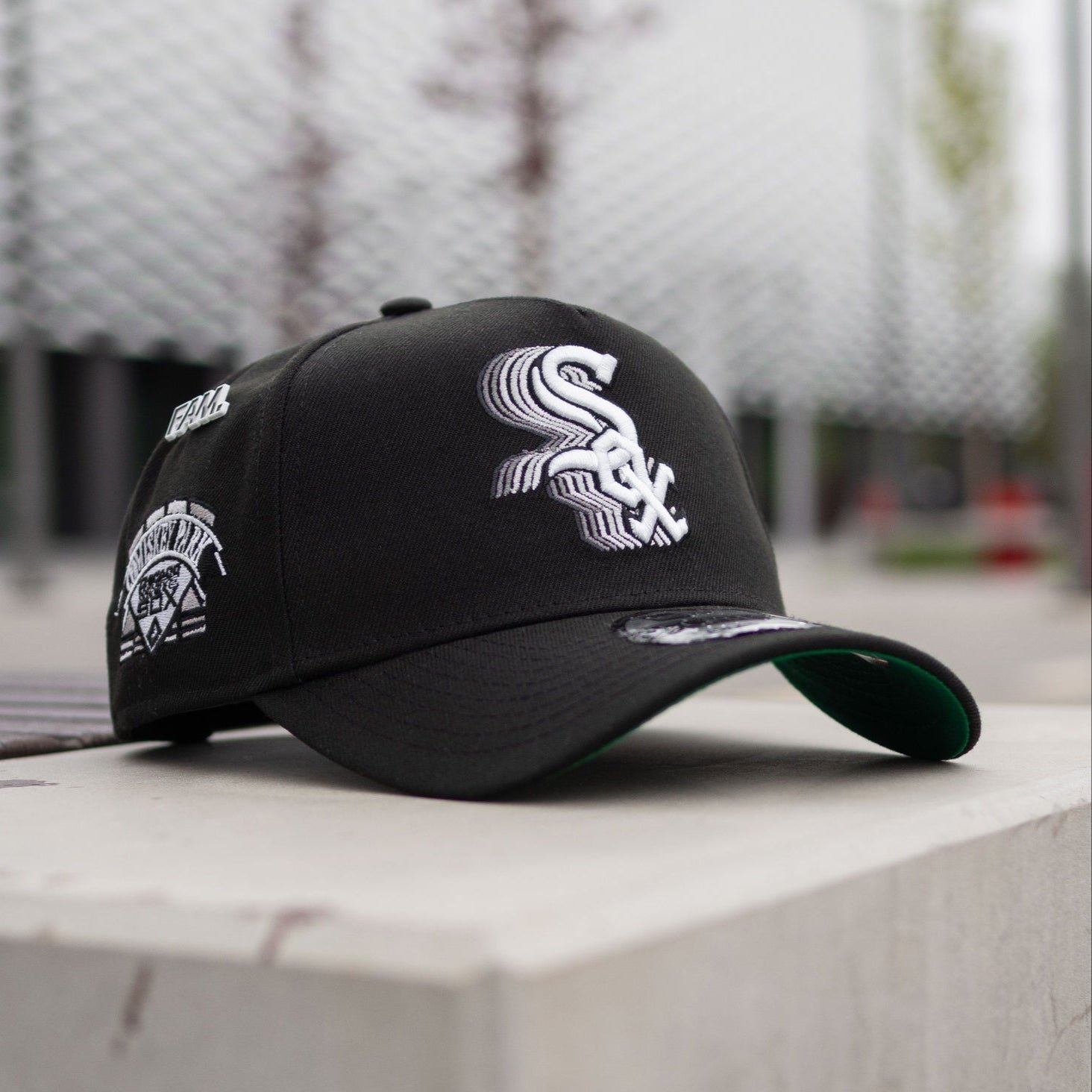NEW ERA 9FORTY A-FRAME MLB CHICAGO WHITE SOX COMISKEY PARK BLACK / KELLY GREEN UV SNAPBACK