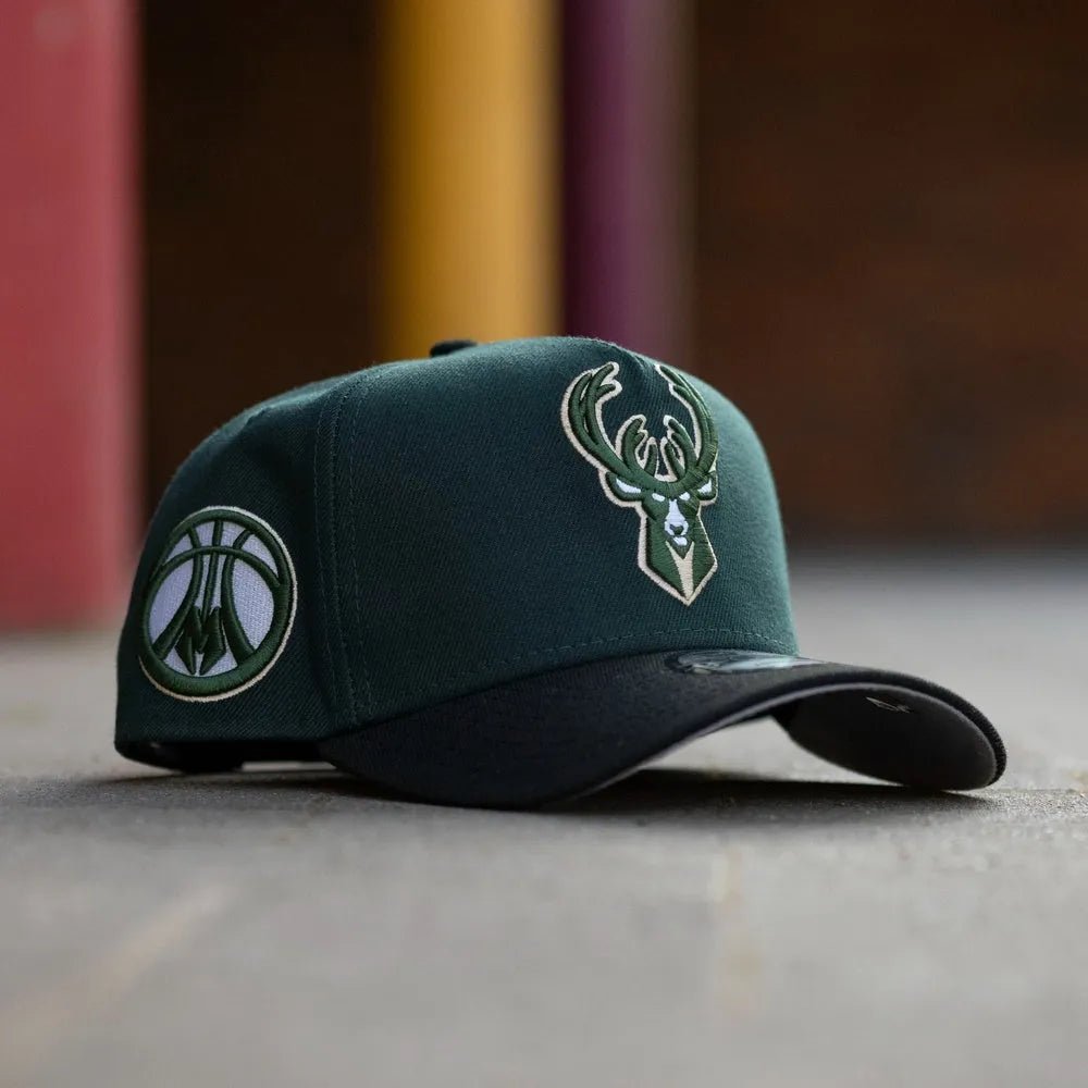 NEW ERA 9FORTY A-FRAME NBA MILWAUKEE BUCKS TWO TONE / GREY UV SNAPBACK