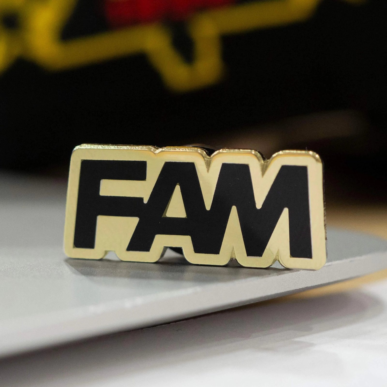 EXCLUSIVE FAM PIN GOLD
